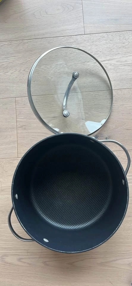 Kirkland non-stick pot