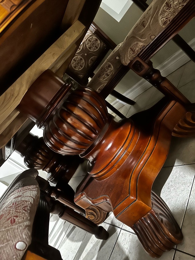 Dining table set