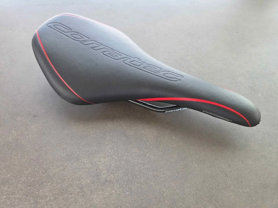 Corratec Sport Bicycle Saddle / Seat – Black/Red - photo 3
