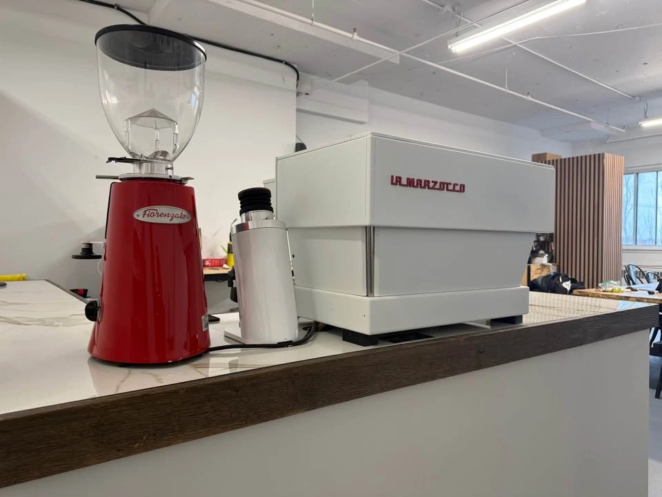 La Marzocco Linea Classic 2gr. Commercial Espresso Machine & 2x - photo 3