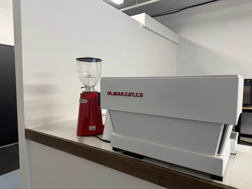 La Marzocco Linea Classic 2gr. Commercial Espresso Machine & 2x - photo 4