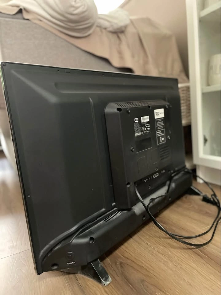 Toshiba LCD TV 28" - photo 3