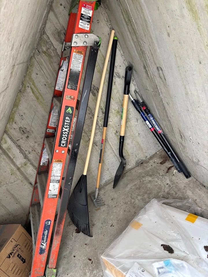Ladder + Yard Tools Bundle – Rake, Hoe, Cultivator & Pole