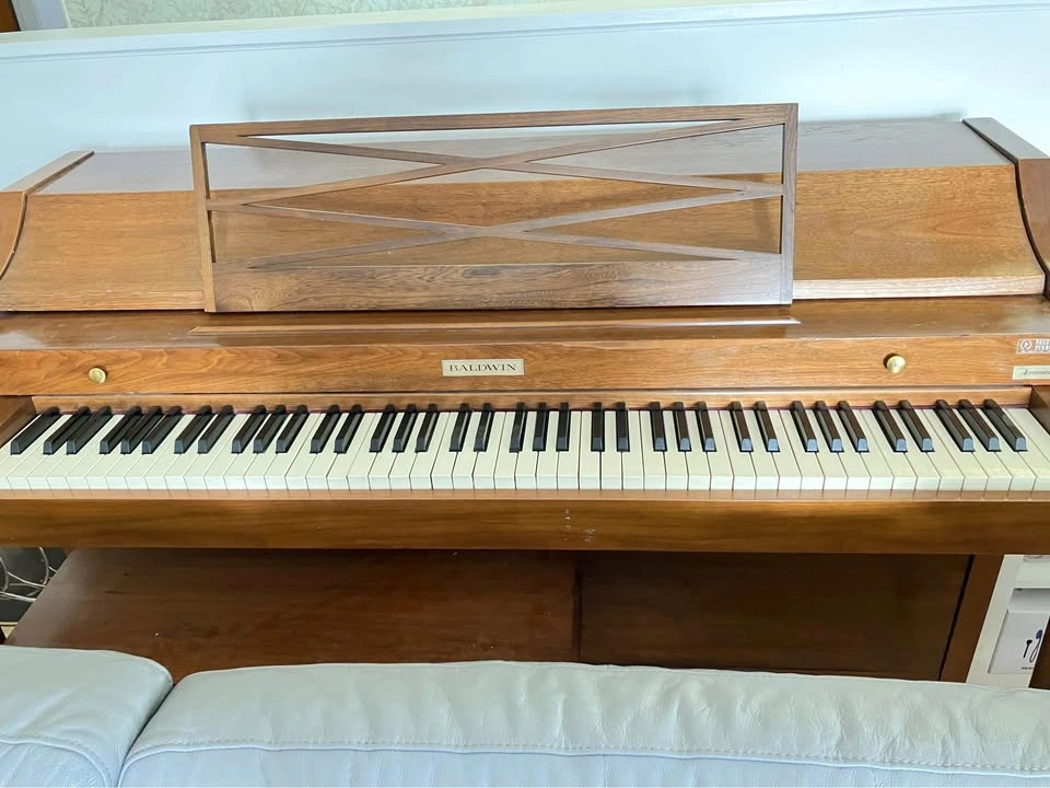 FREE Upright piano - photo 2