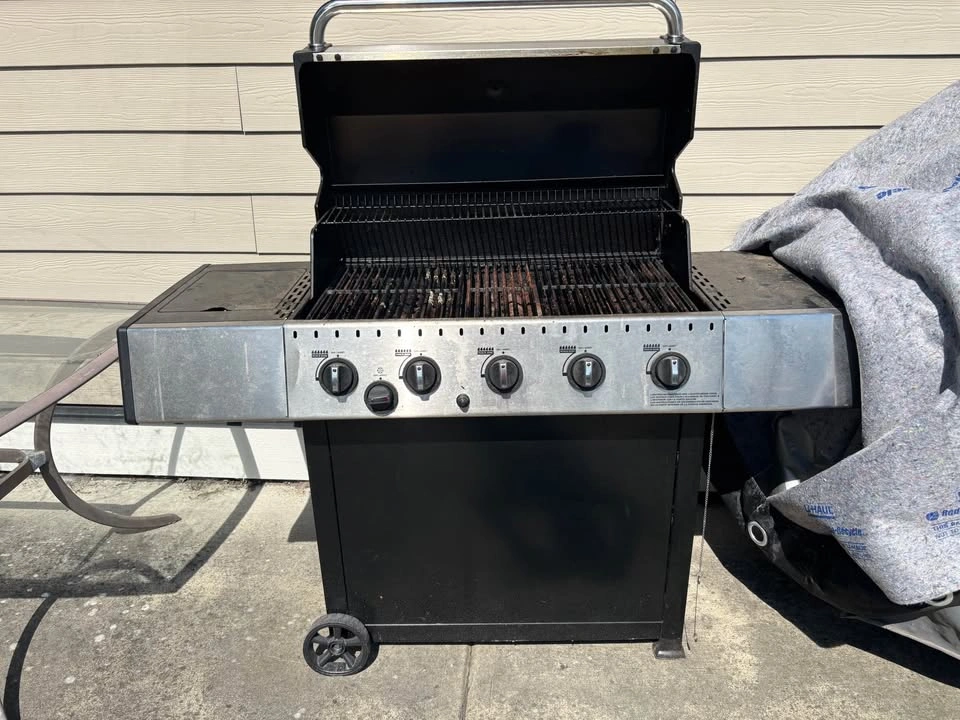 Sterling 5-Burner Propane BBQ Grill with Tank & Tools - photo 2