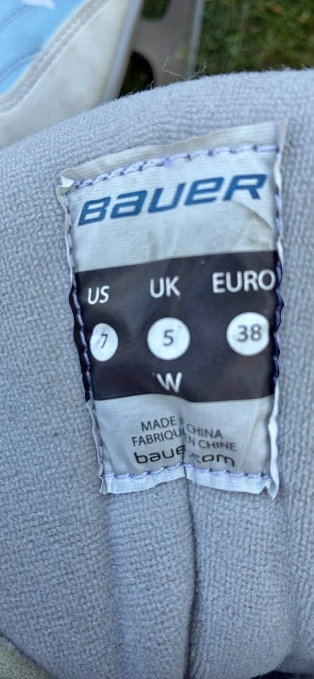 Bauer Women’s Figure Skates – Size 5 – Good Used Condition