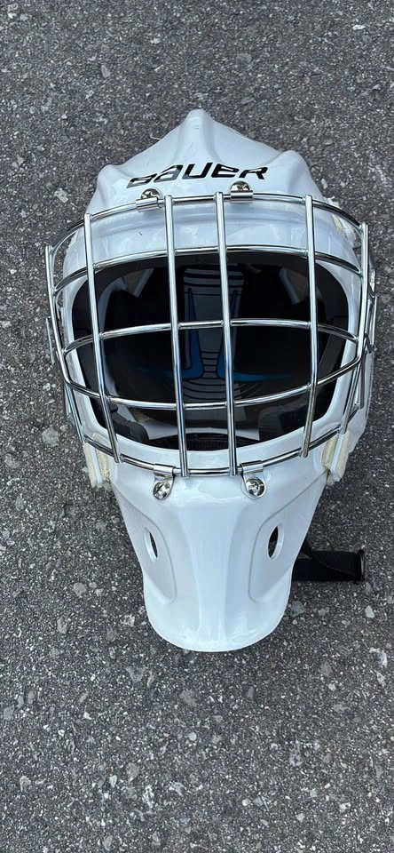 Bauer Goalie Mask with Cage – Good Used Condition S/M - photo 2
