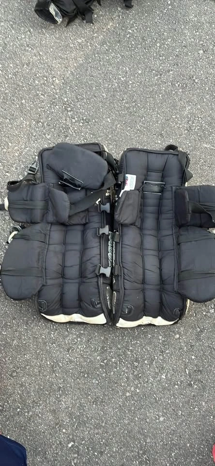 Vaughn Velocity V5 7110 Goalie Leg Pads 22"+1.5" - photo 2