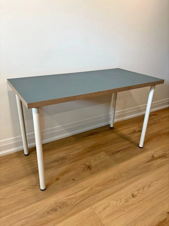 Table (IKEA LAGKAPTEN / ADILS)