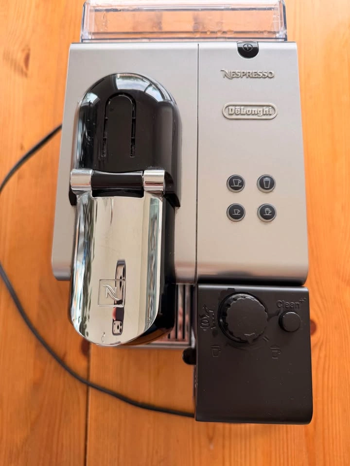 Nespresso De'Longhi Lattissima Touch EN520SL - photo 2