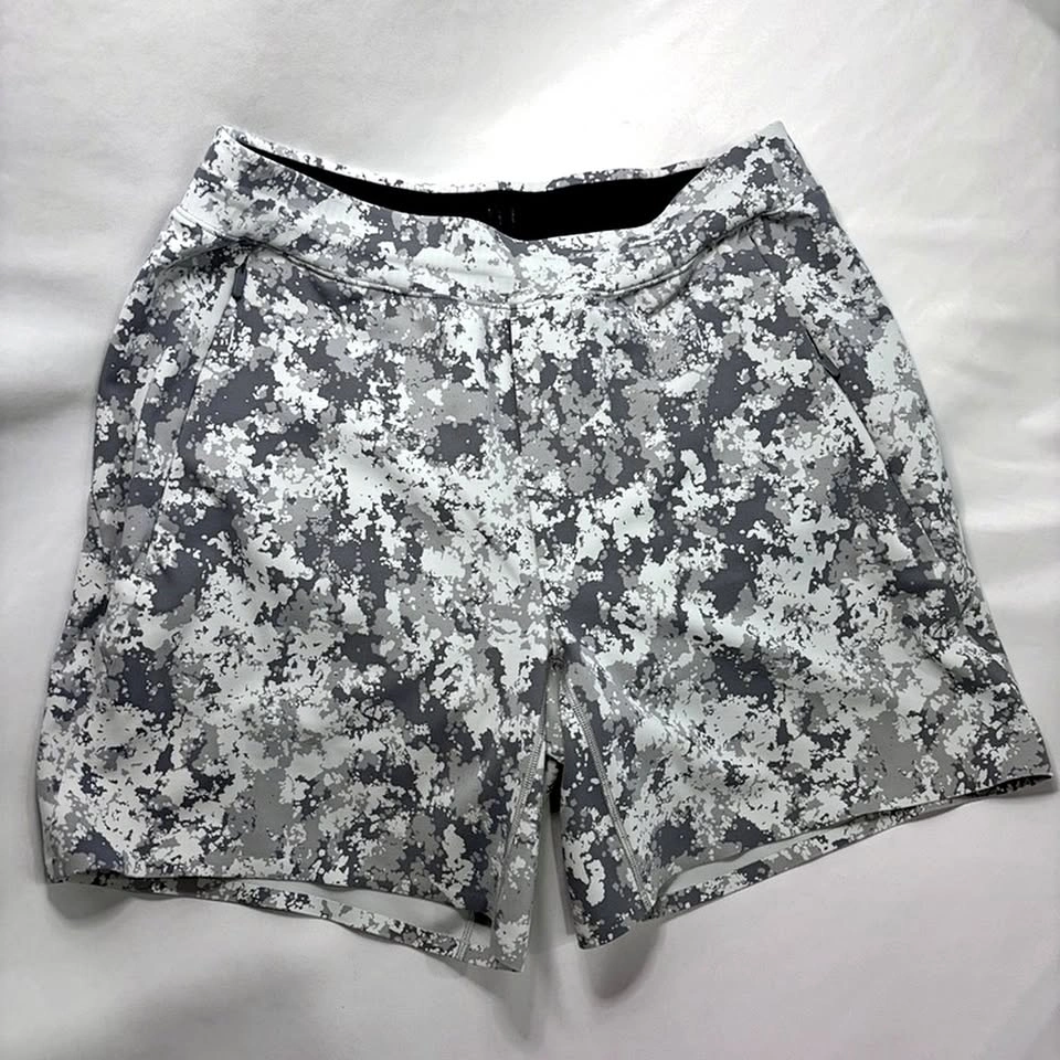 Lululemon Balancer Short 6" Linerless Men's Medium - Like New