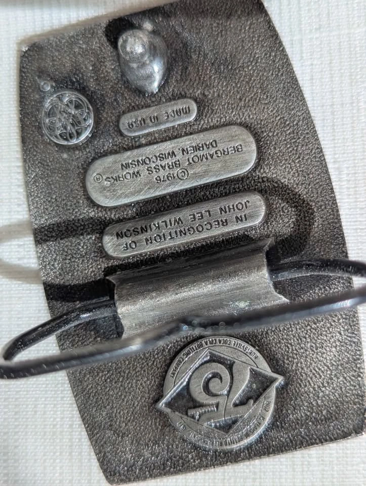 Coca Cola Belt Buckle & Coaster 1976 75th Anniversary - photo 3