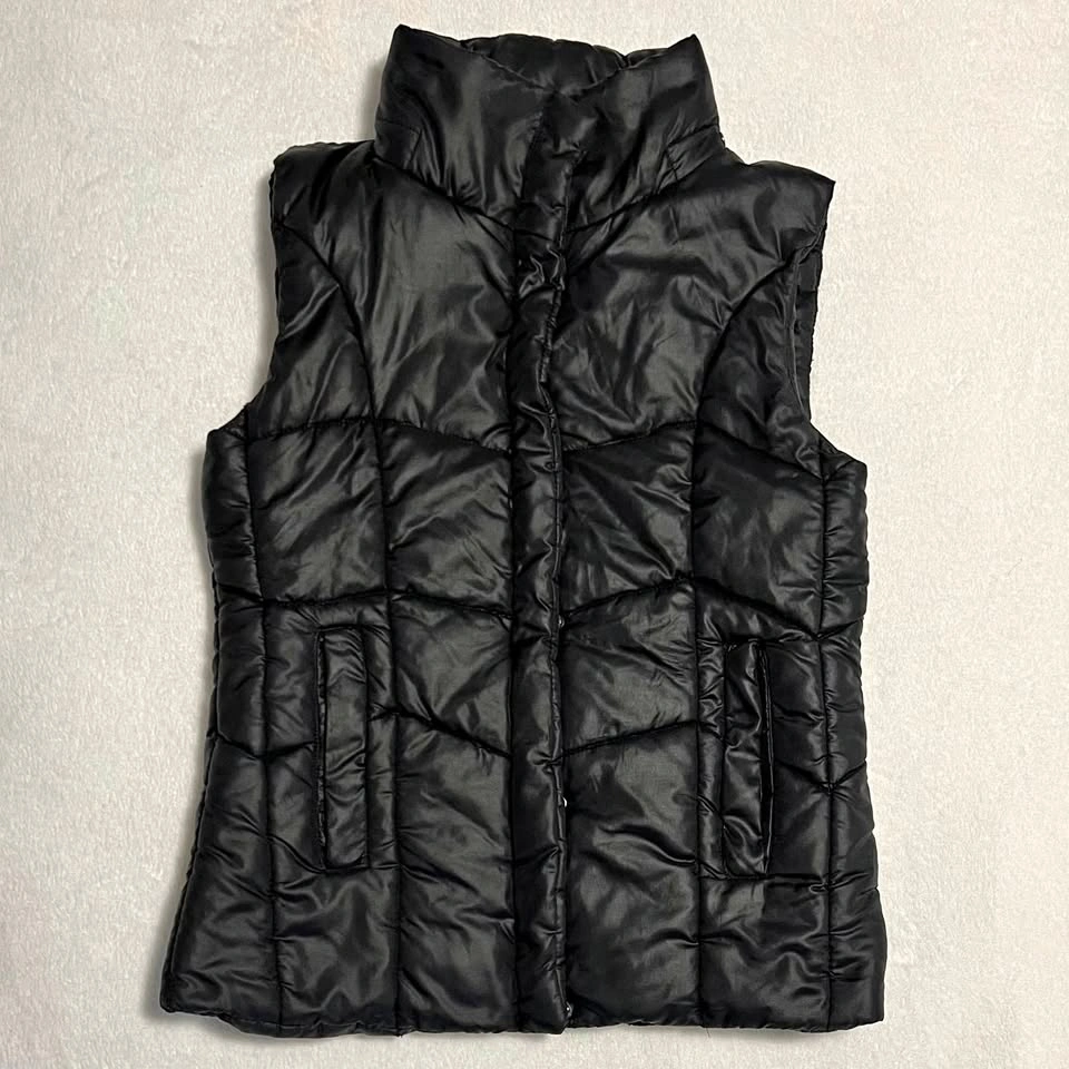 Yessica Women’s Sleeveless Black Puffer Vest Size Small