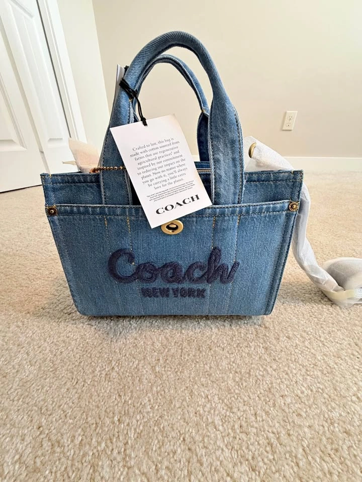 Hard to find Coach New York denim cargo tote 26💙