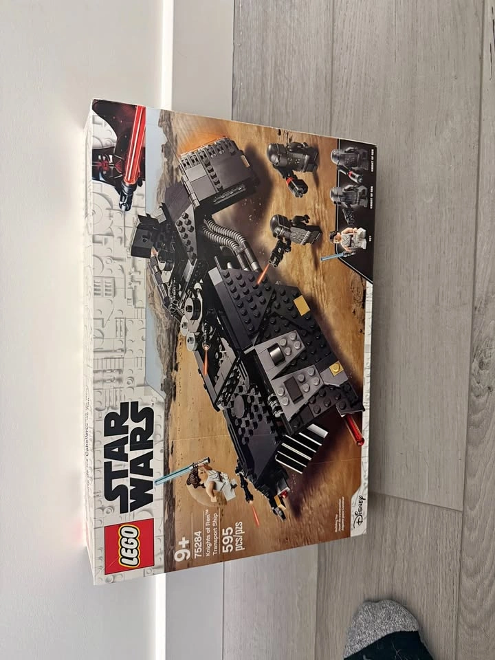 LEGO Star Wars 75284 Knights of Ren Transport Ship