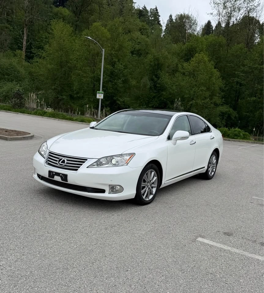 2011 Lexus ES - photo 2