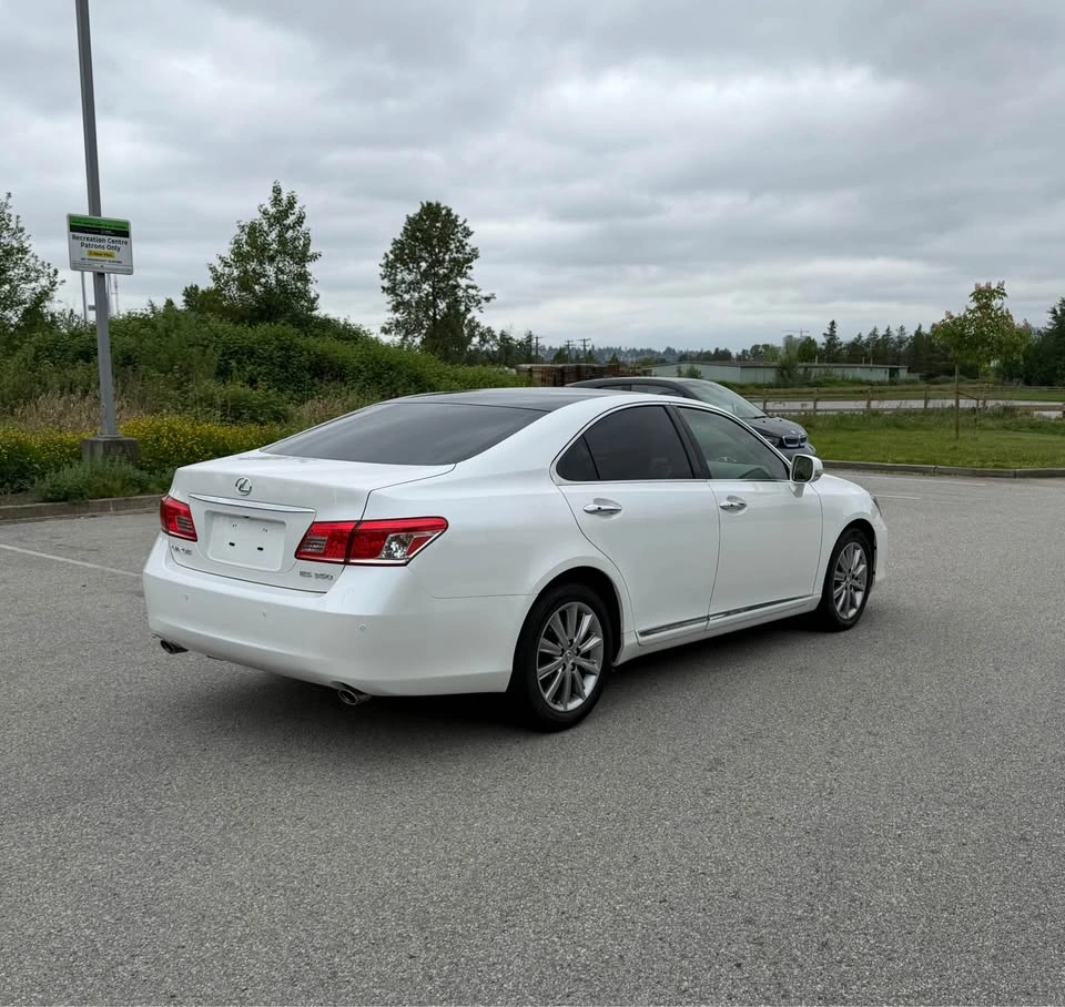 2011 Lexus ES - photo 5