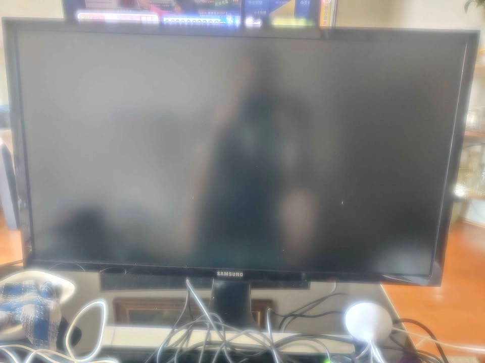 Samsung 28-Inch 4K UHD Monitor - photo 4