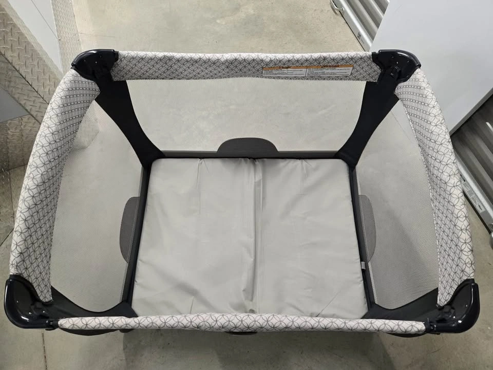 Graco pack and play - photo 3