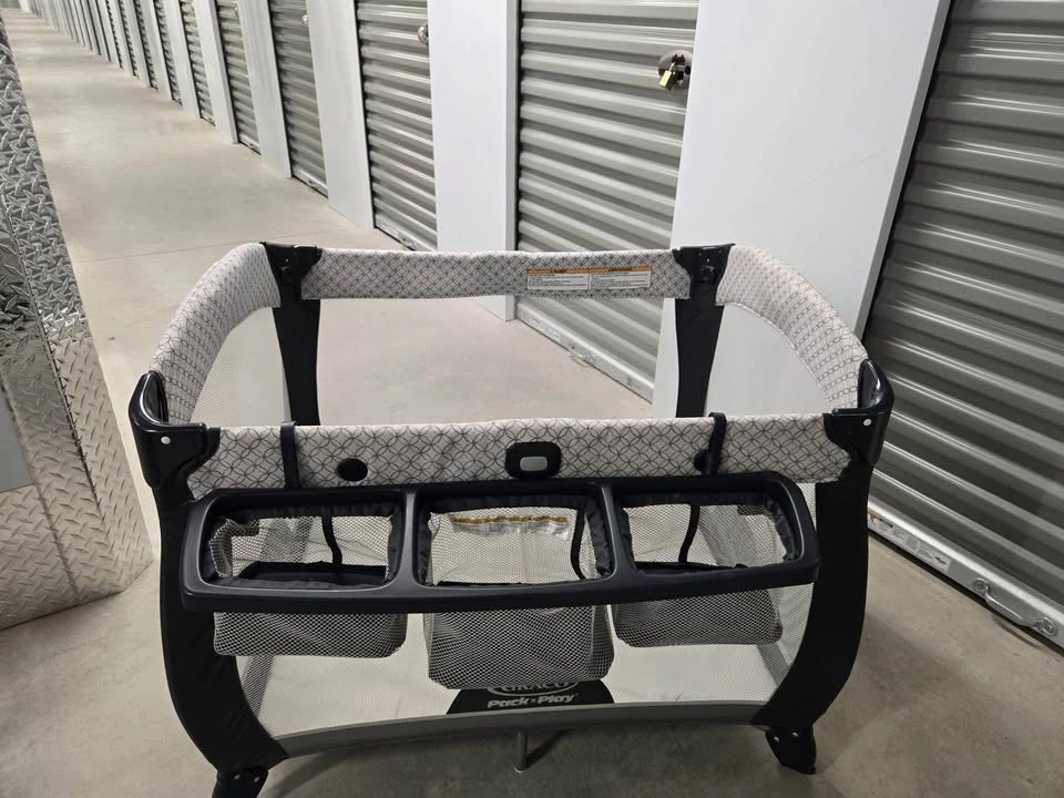 Graco pack and play - photo 4