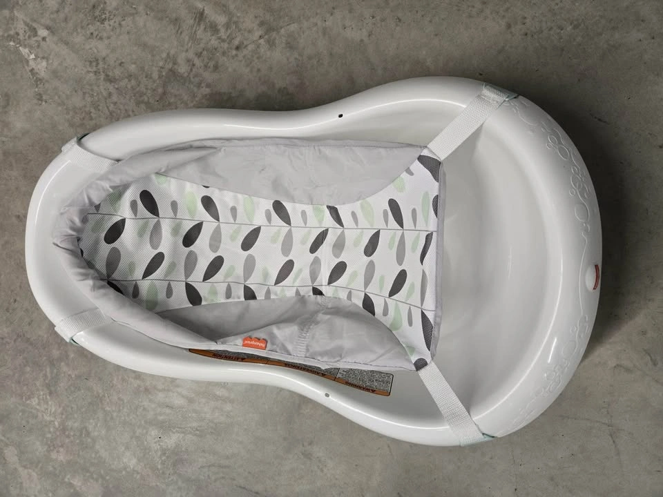 Baby bath tub