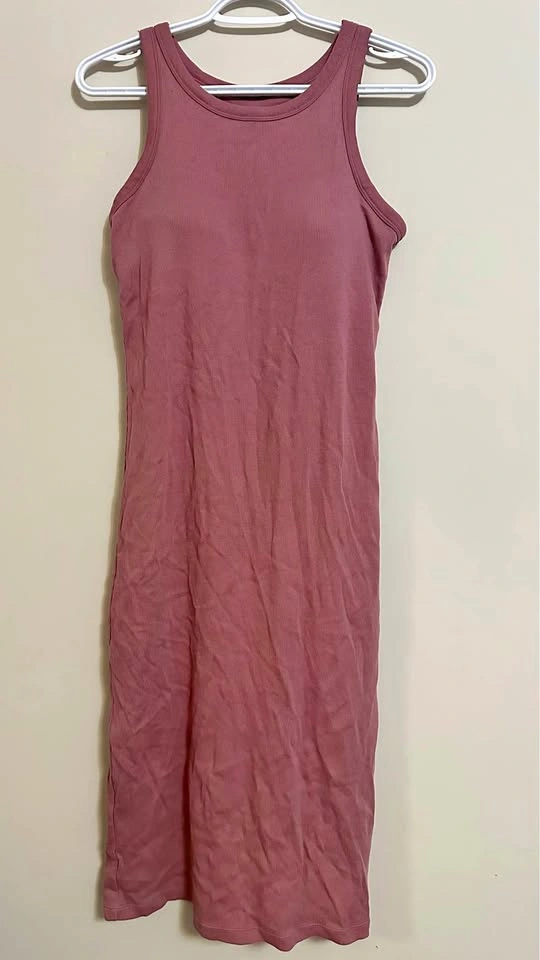 Mauve Padded Ribbed Sleeveless Midi Dress