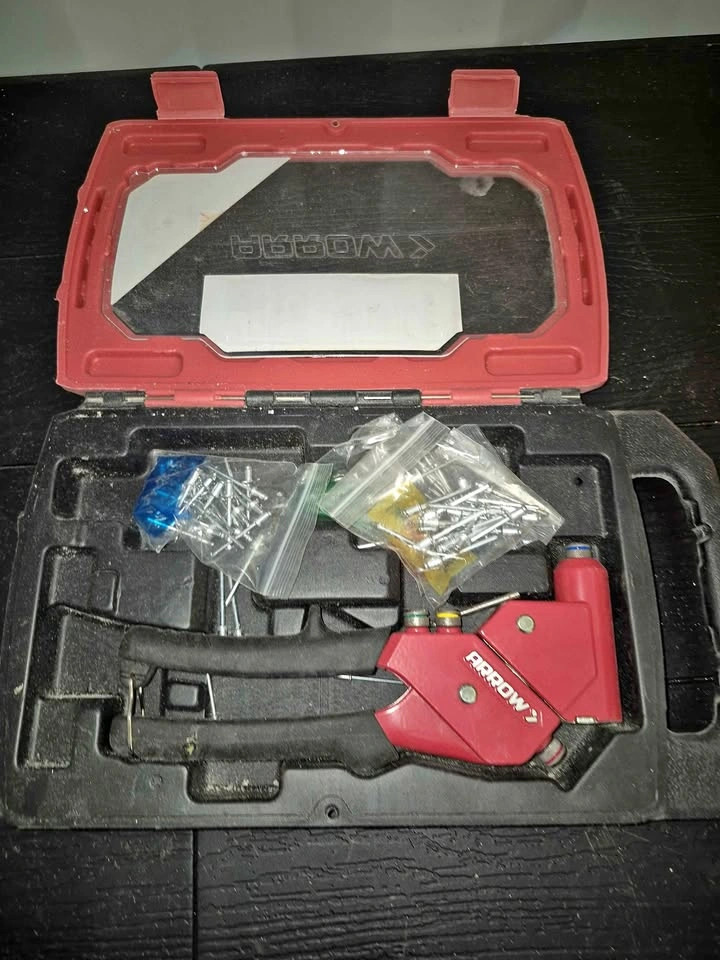 Arrow Rivet Gun - One-Handed 360 Swivel Riveter Kit, Case + Rive