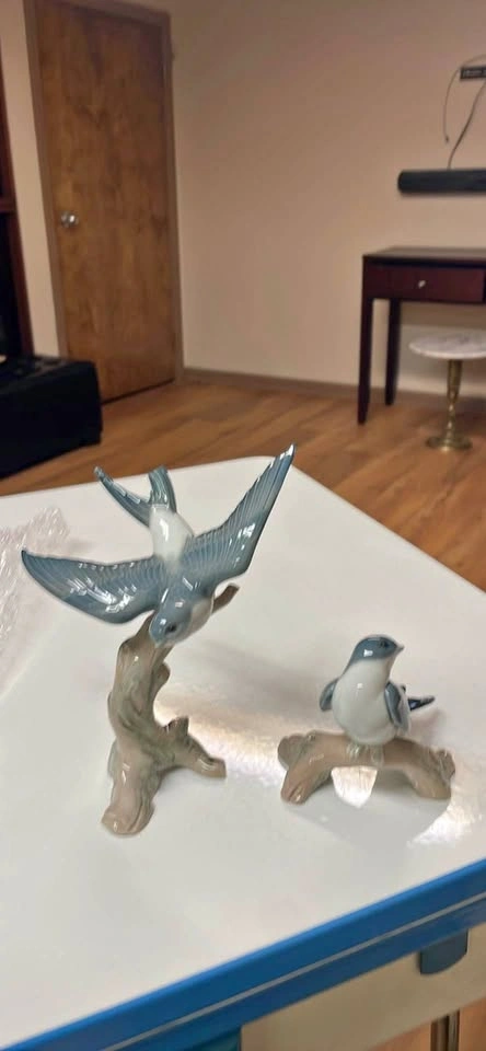 Lladró "Two Hearts Together" (#01006967) figurine set