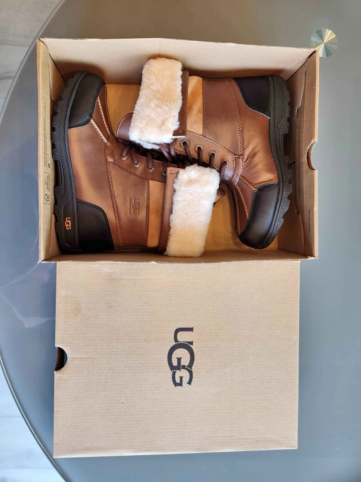 Brand New UGG Kids Butte II Boots - Size 3 Youth / Women's 4.5