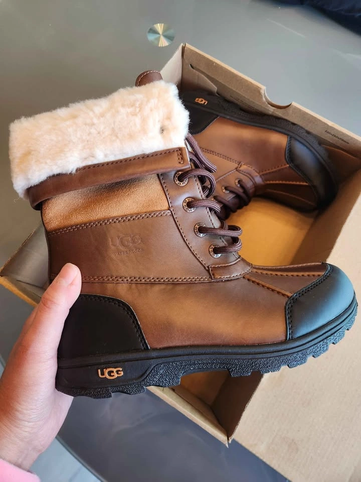 Brand New UGG Kids Butte II Boots - Size 3 Youth / Women's 4.5 - photo 2