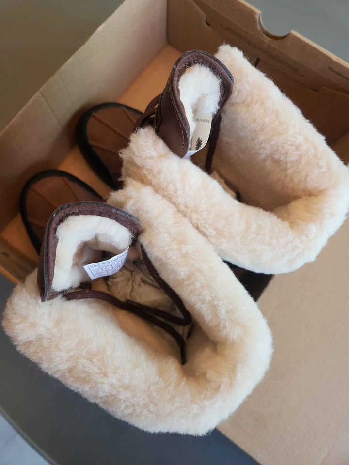 Brand New UGG Kids Butte II Boots - Size 3 Youth / Women's 4.5 - photo 3