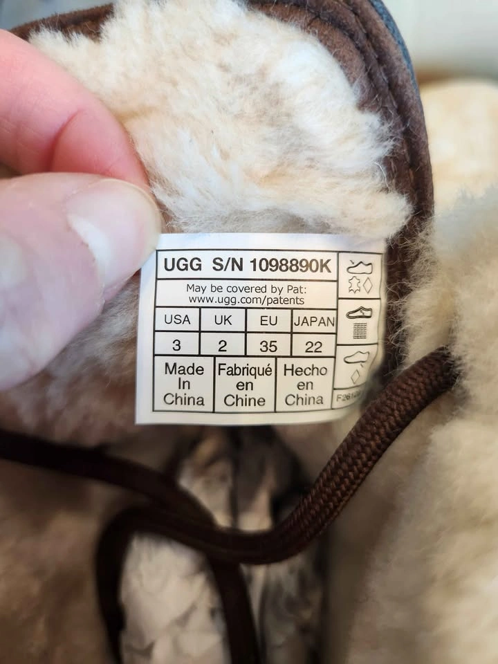 Brand New UGG Kids Butte II Boots - Size 3 Youth / Women's 4.5 - photo 4