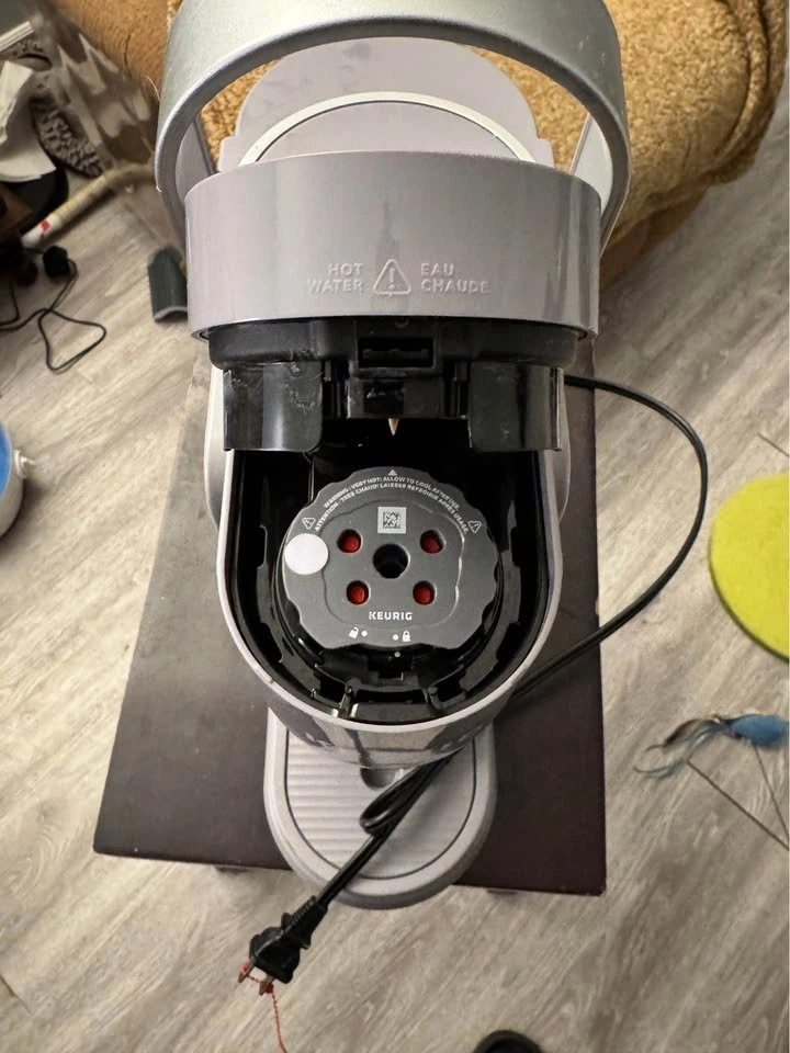 Keurig Single serve coffee maker - photo 3