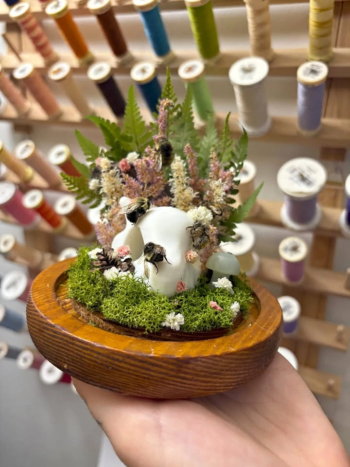 Mini Cubone Skull Dome with Dried Flowers and Bees