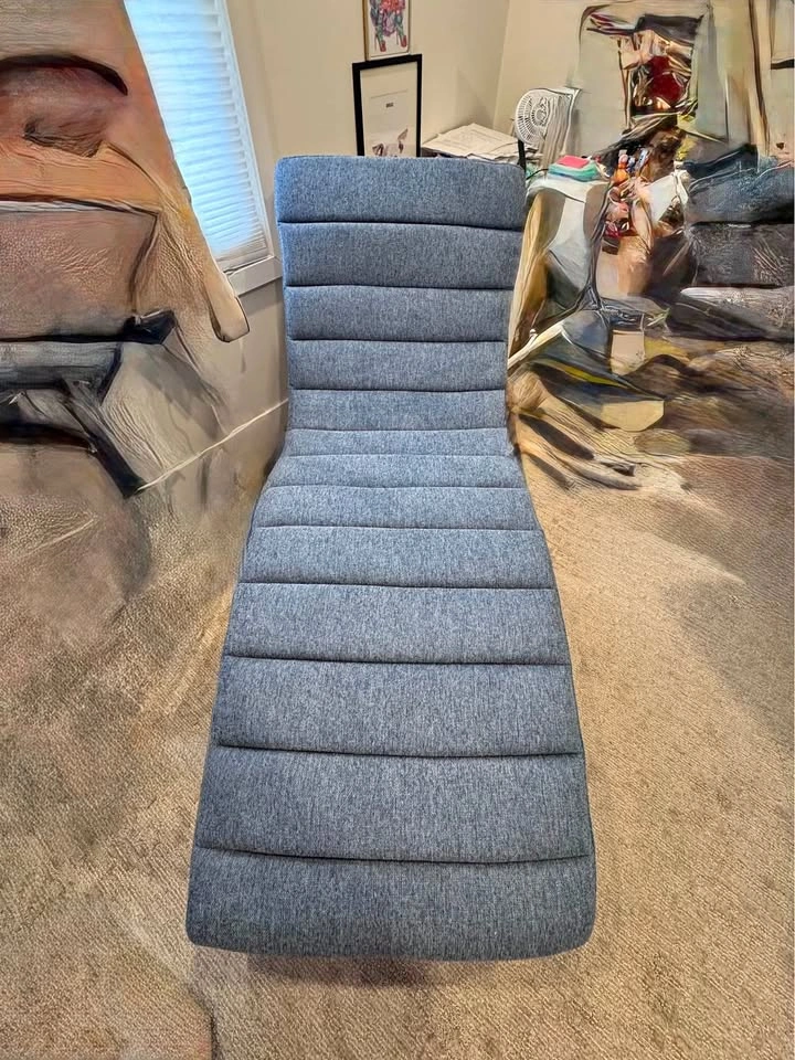Structube Chaise Lounge