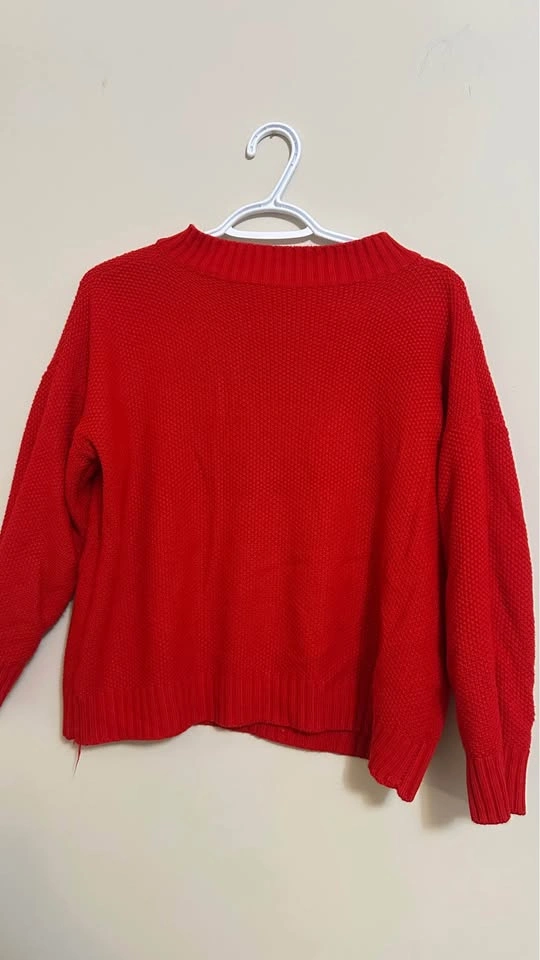 Red Knit V-Neck Sweater - photo 3