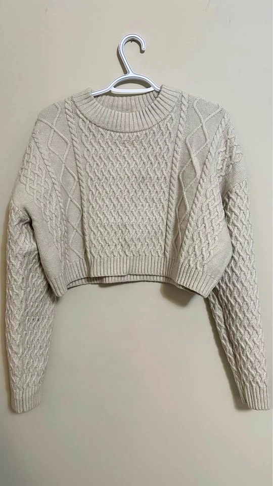 Cream Cable-Knit Cropped Sweater