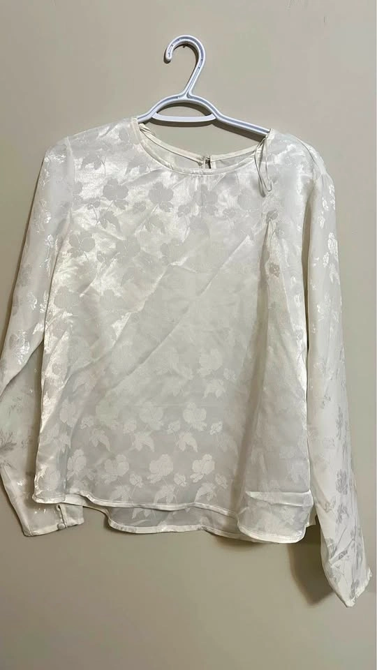 White Floral Jacquard Long Sleeve Blouse - Size Medium