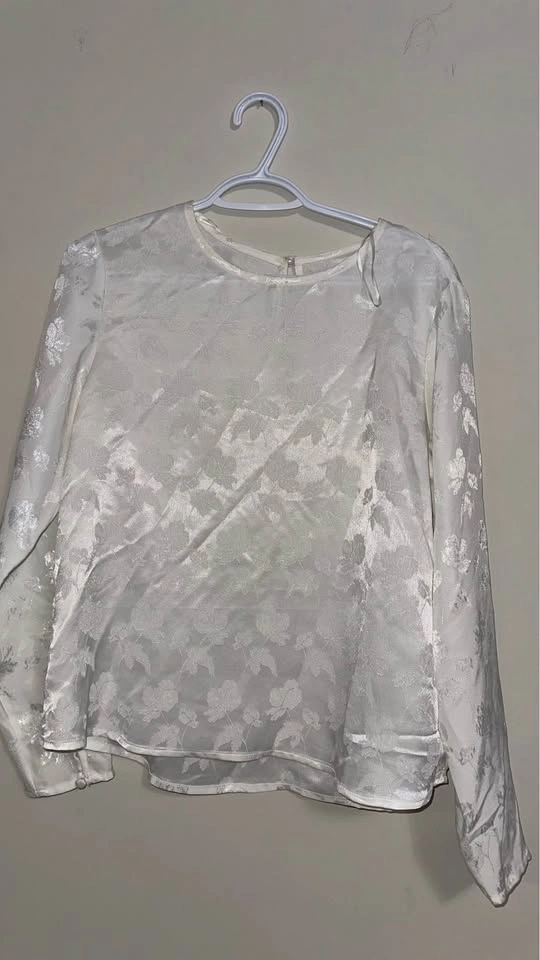 White Floral Jacquard Long Sleeve Blouse - Size Medium - photo 2