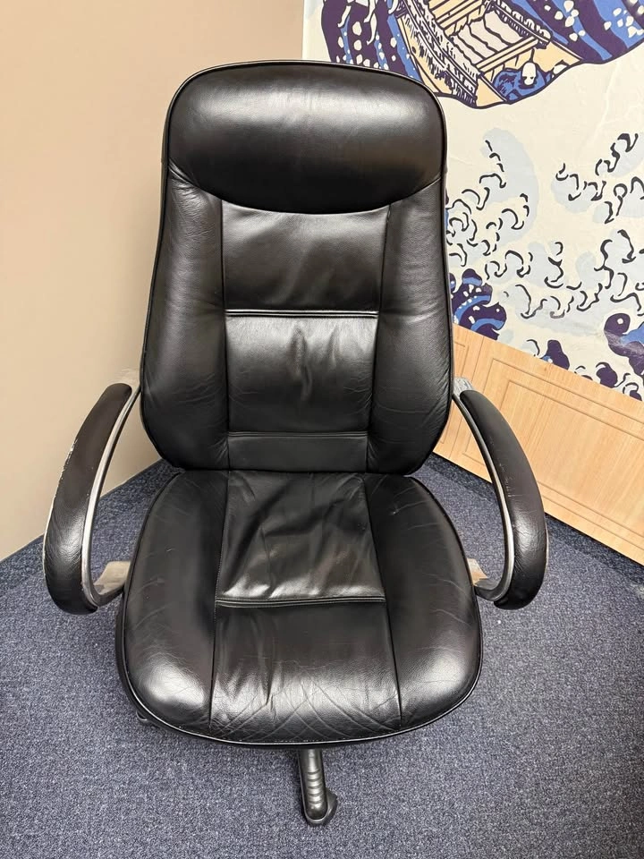 Executive High-Back Office Chair | Black Faux Leather | Adjustab - photo 2