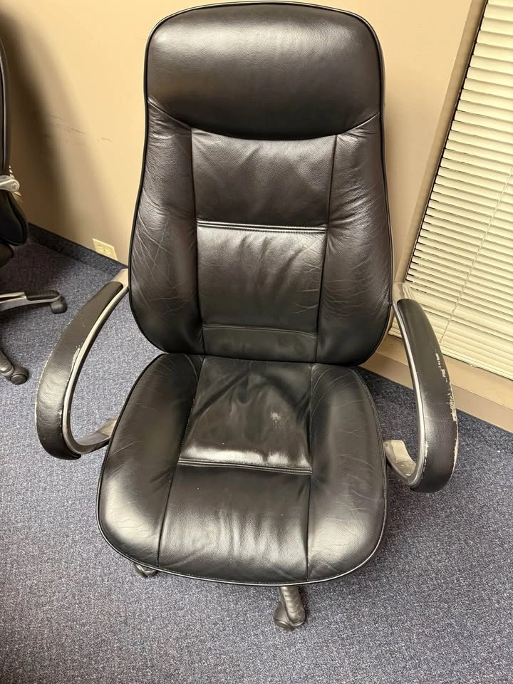 Executive High-Back Office Chair | Black Faux Leather | Adjustab - photo 3