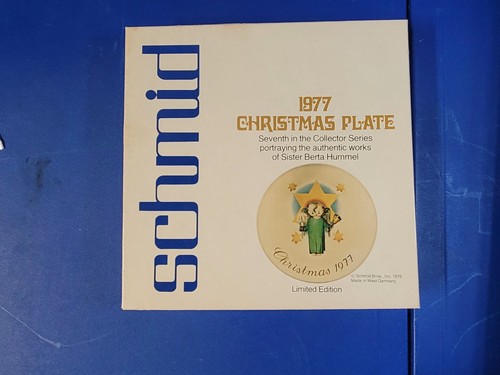 Schmid Sister Hummel 1977 Christmas Plate - 7th in Series - photo 2