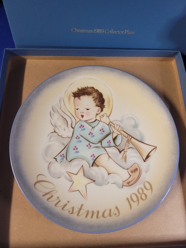 Schmid Hummel boxed collectors Christmas Plate - 1989