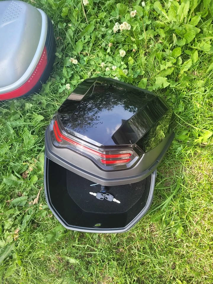 x2 Givi and Universal Motorcycle Top Cases - photo 3