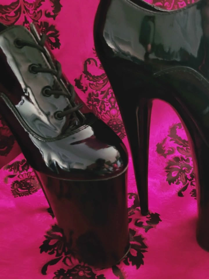 Pleaser Beyond 10-inch Glossy Black Patent Platform Heels - photo 2