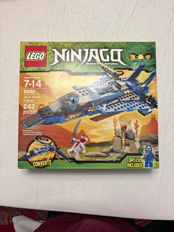 LEGO Ninjago Jay's Storm Fighter (Set 9442)