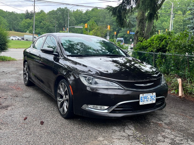 2015 Chrysler 200C V6 | Fully Loaded | 276,211 km | As-Is