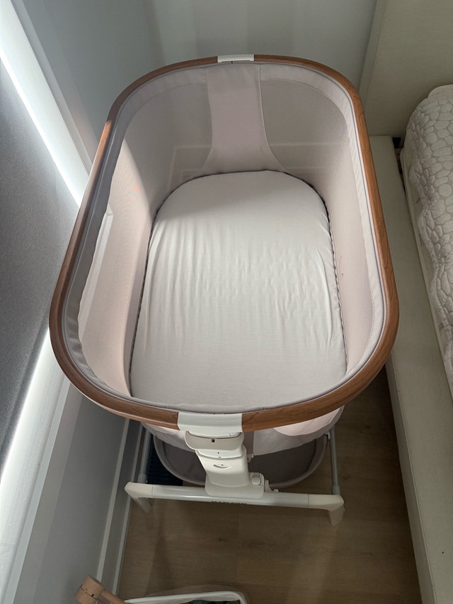 Maxi-Cosi Iora Bassinet (Excellent Condition) - photo 3