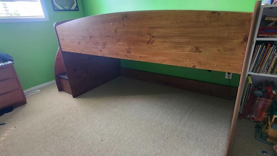 Loft bed with stairs and mattress - photo 2