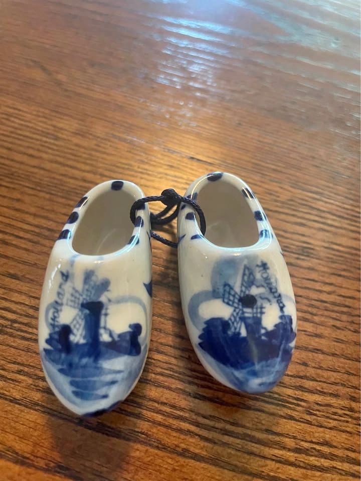 Vintage Delft dutch ‘wooden shoes’